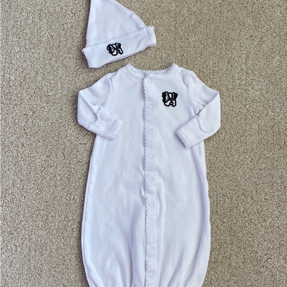 Just Blanks bulldog converter gown and knot hat, size NB